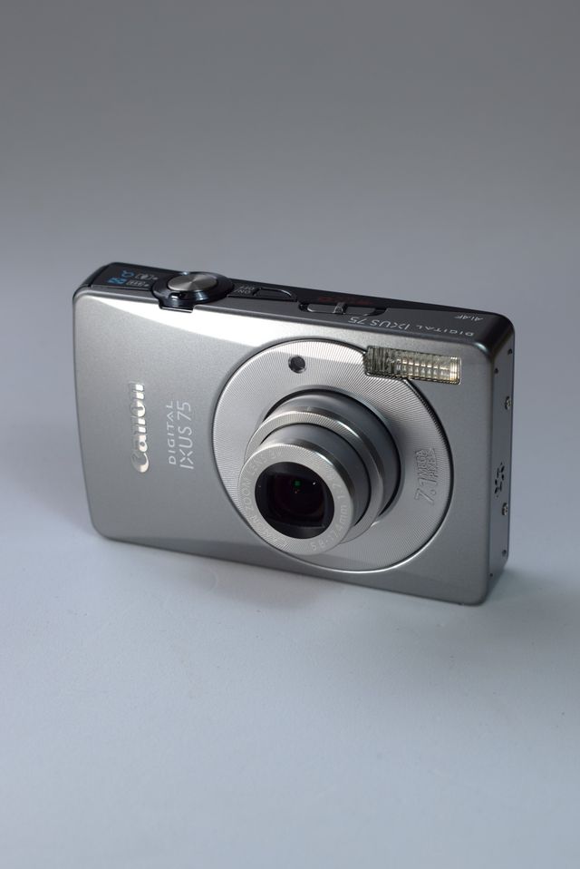 Canon IXUS 75 impoluta en caja 