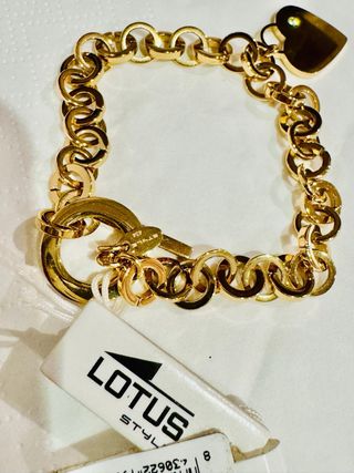 Pulsera Lotus Dorada Corazón Circonita