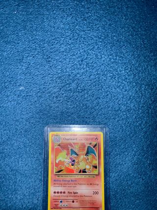 Carta Pokémon Charizard Base Set 1999