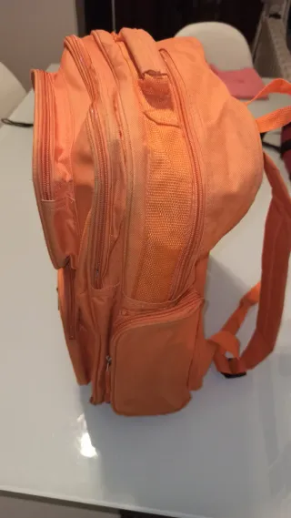 2 Mochilas  Naranja y granate 