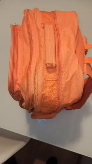 2 Mochilas  Naranja y granate 