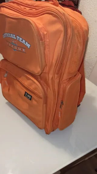 2 Mochilas  Naranja y granate 