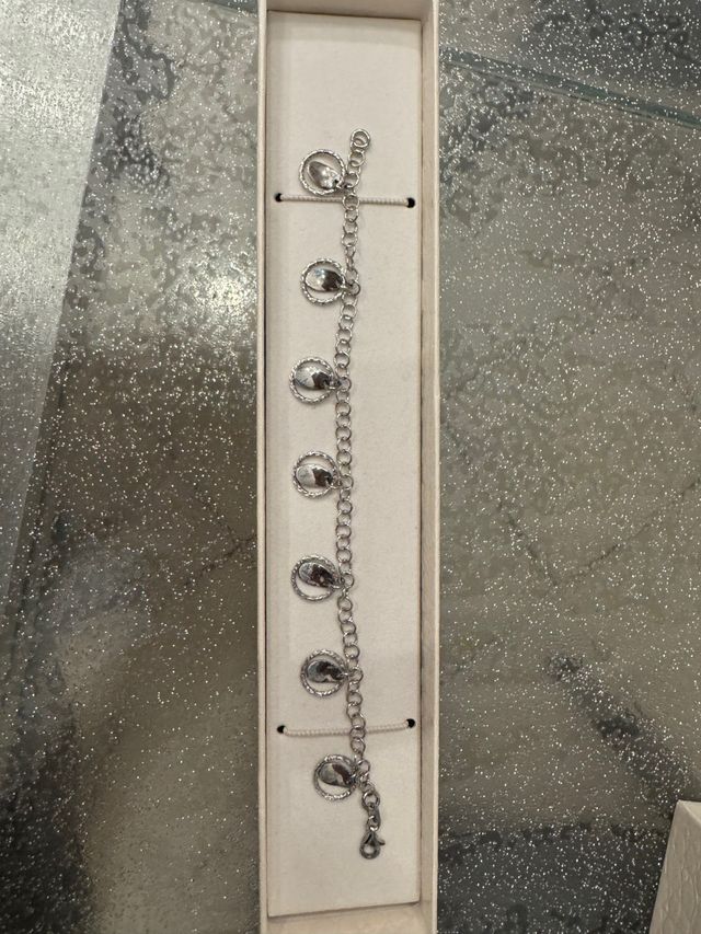 Braccialetto con ciondoli