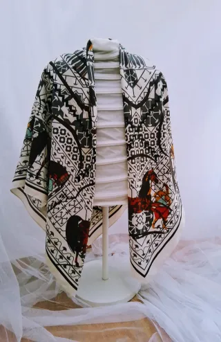Gran pañuelo de seda. Echarpe. Silk scarf