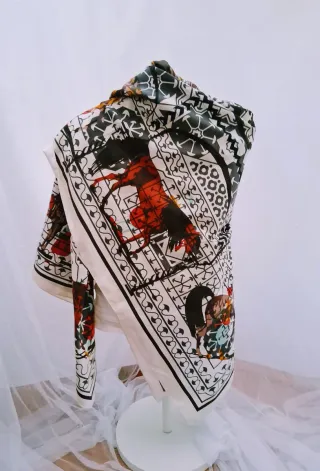 Gran pañuelo de seda. Echarpe. Silk scarf