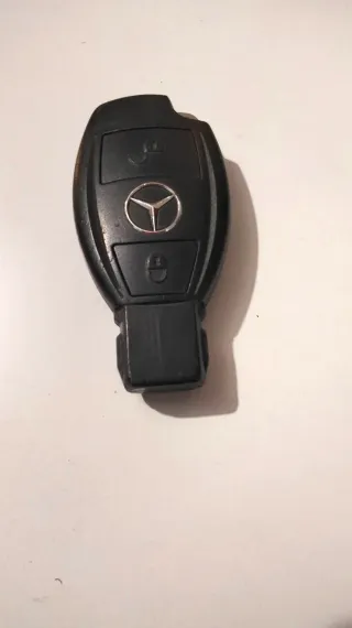 Llave Mercedes Negra