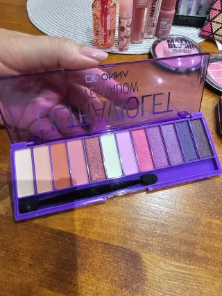 Lote de cosméticos DDONNA
