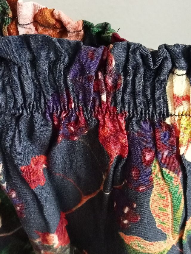 Blusa floral hombros descubiertos