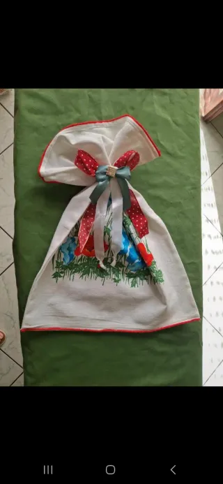 Sacchetto decorativo con fiori