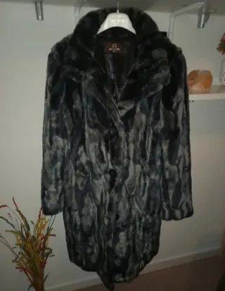 Abrigo HASSHUN Negro/Gris Talla M