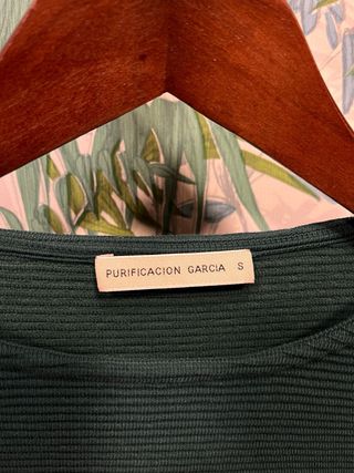 Camiseta Purificación García verde y marrón