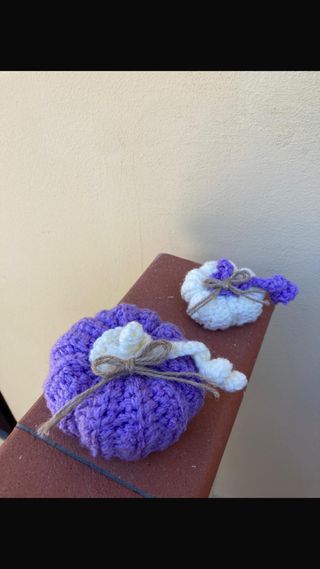 Zucca Halloween uncinetto viola e bianca