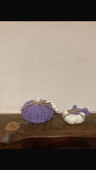 Zucca Halloween uncinetto viola e bianca