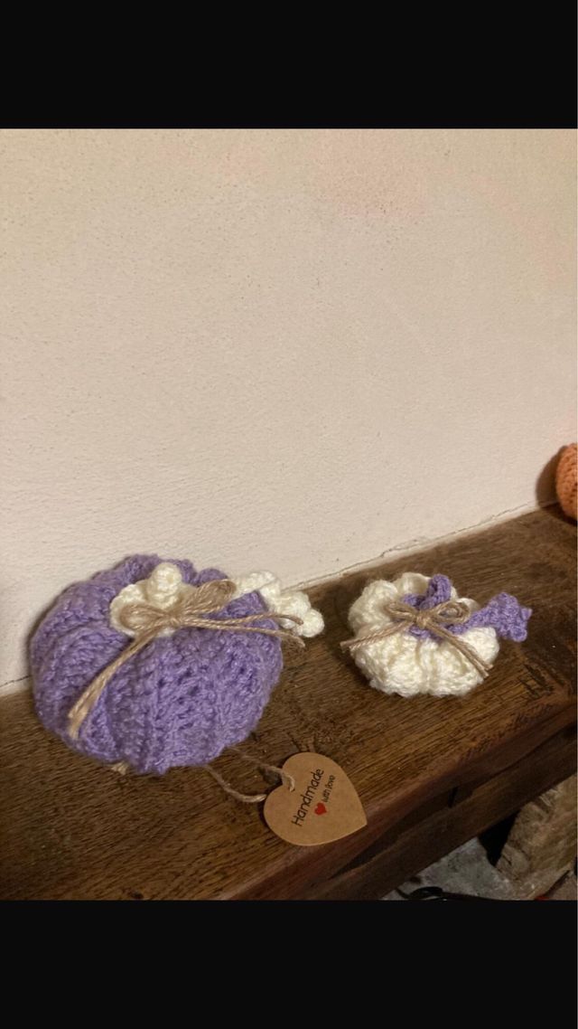 Zucca Halloween uncinetto viola e bianca