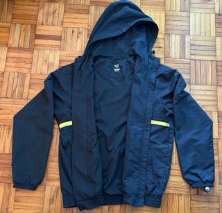 Chaqueta Nike Negra y Amarilla con Capucha