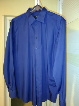 Camisa azul de vestir