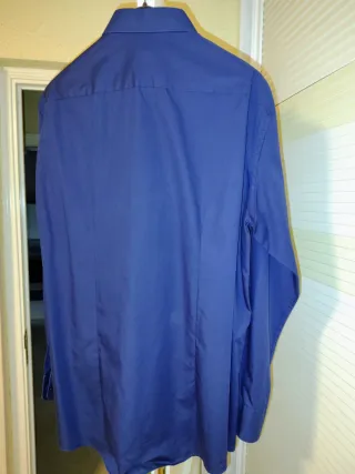Camisa azul de vestir