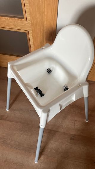 Trona IKEA con bandeja