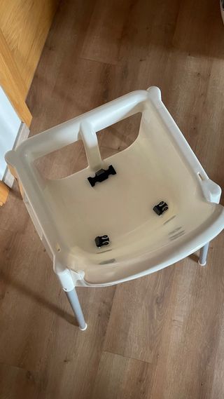 Trona IKEA con bandeja