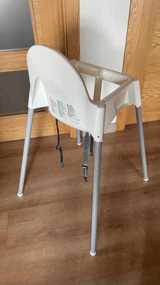 Trona IKEA con bandeja
