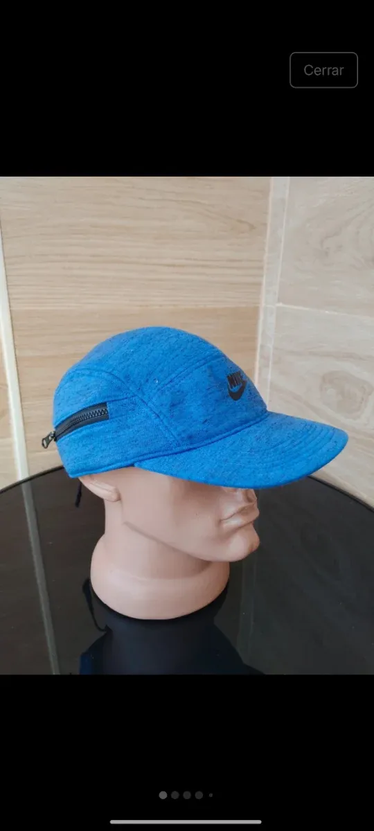 Gorra Nike azul con cremallera