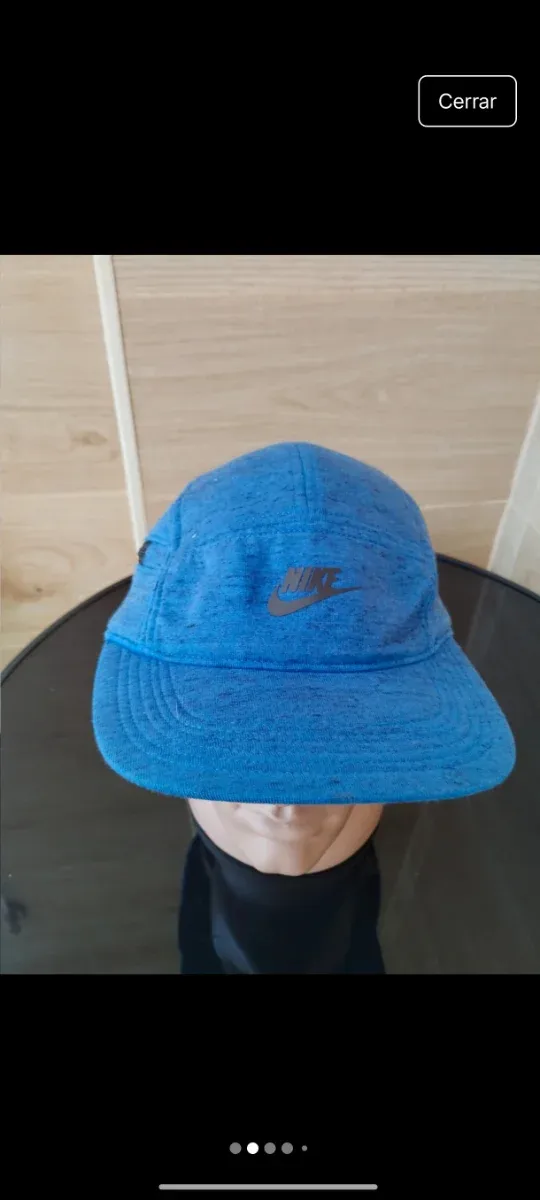 Gorra Nike azul con cremallera