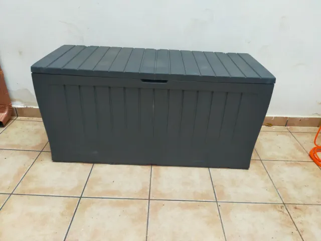 Cofre de plástico grande