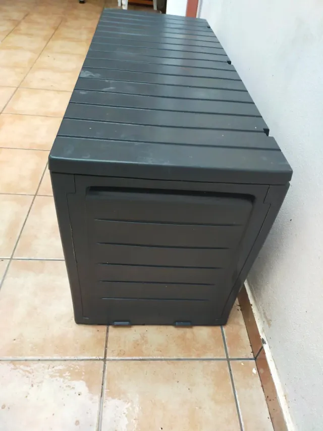 Cofre de plástico grande