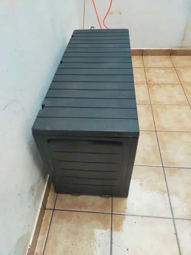 Cofre de plástico grande