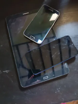 LOTE 2 MÓVILES Y 1 TABLET