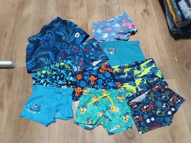Lote bañadores niño varios estampados