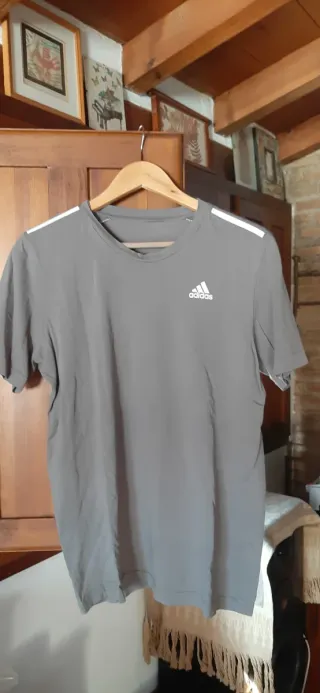 Camiseta Adidas Gris