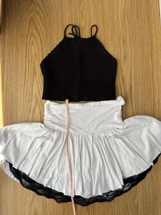 Conjunto top negro y falda de baile blanca