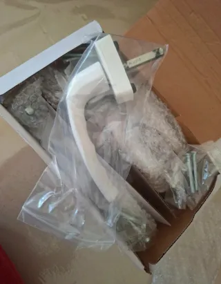 8 Maniglie per finestre