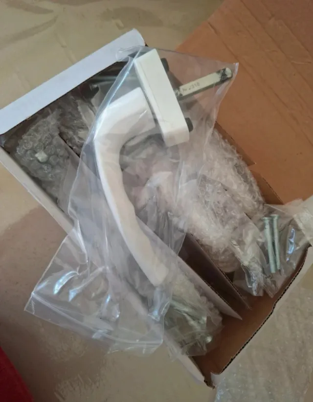 8 Maniglie per finestre