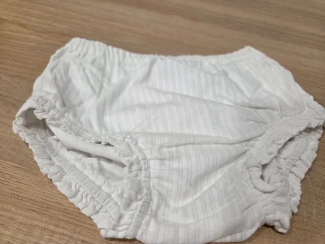 Vestido y braguita blanca bebé