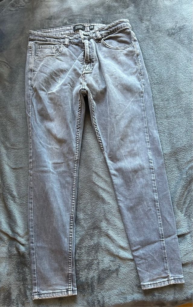 Pantalón vaquero Pull&Bear gris