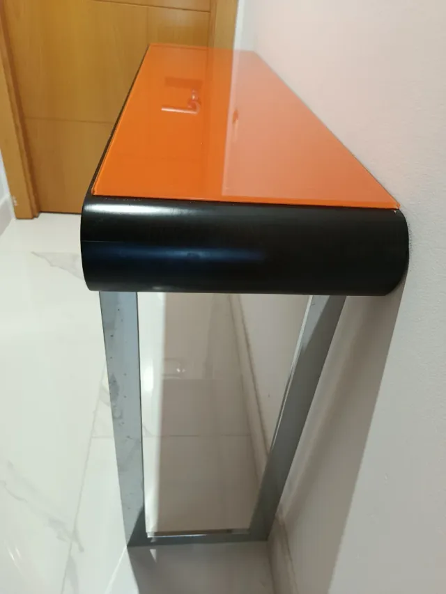 Paragüero de piel marrón y naranja