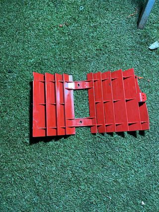 Rejilla radiador coche roja