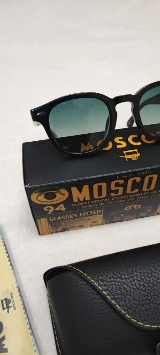 Occhiali da sole marca Moscot Originals 