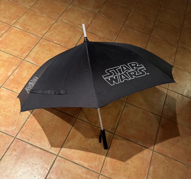 Paraguas Star Wars con Luz LED Multicolor.