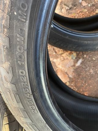 Neumáticos 235/45R20 100W