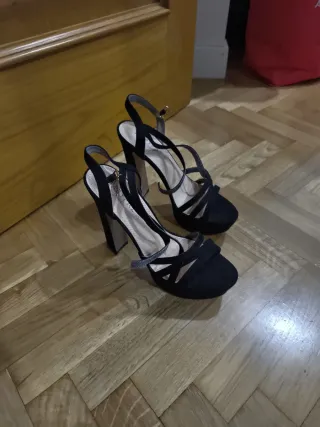 Zapatos de fiesta negros tacón, 
Sin estrenar 