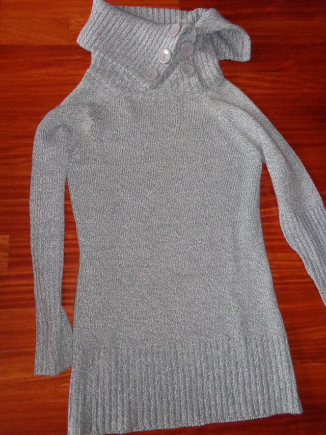 Jersey gris con botones