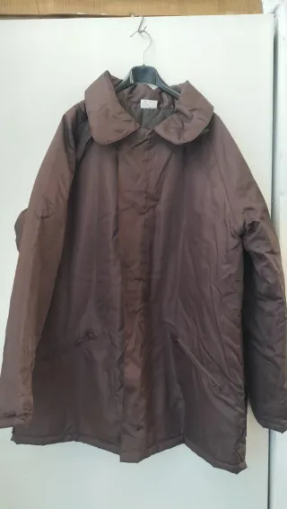 Chaqueta impermeable hombre marrón