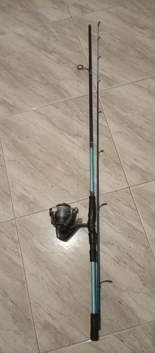 Caña de pescar con carrete