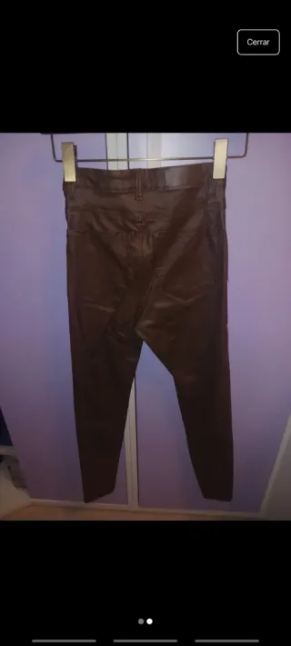 Pantalón efecto piel Stradivarius Marrón Talla 34