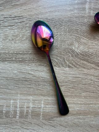 Set cubiertos arcoíris acero