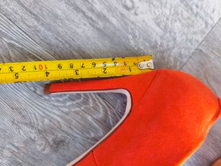 Zapatos de tacón Zara y ASOS