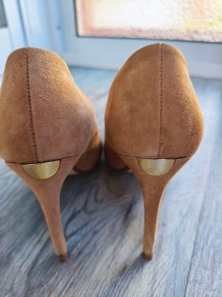 Zapatos de tacón Zara y ASOS